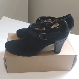 Aerosoles black comfort suede 3 inch heels.  8 1/2. NWOT